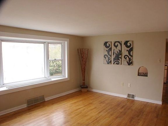 4th image of 1201 Arlington Ave