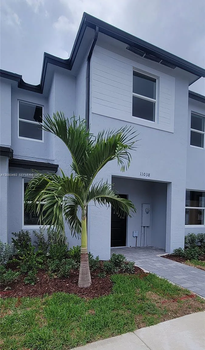3 bed, 2.5 bath, 1414 sqft, $2,850 — Photo 3