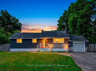 60 Westwood Dr, Ottawa, ON K2G 2X1