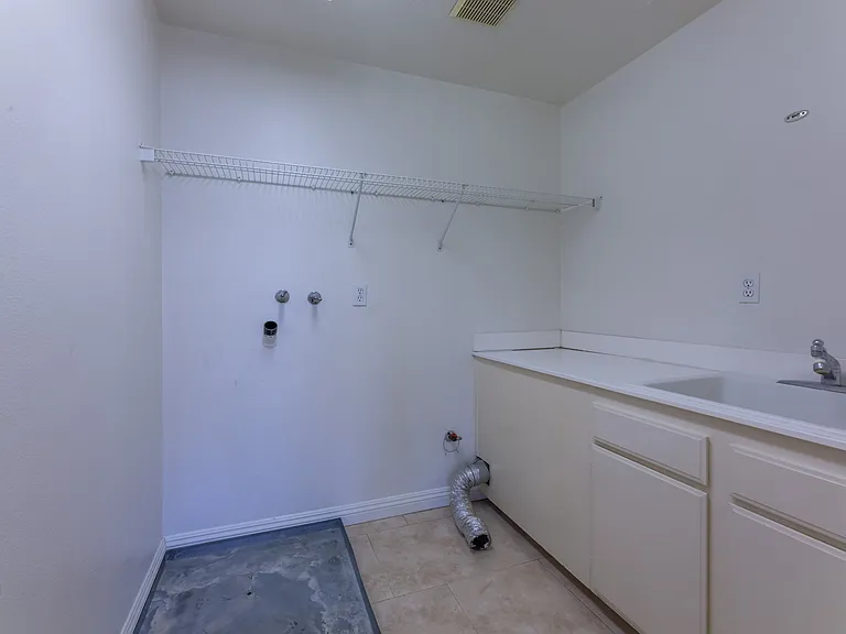 14 Monument Pl — Photo 5