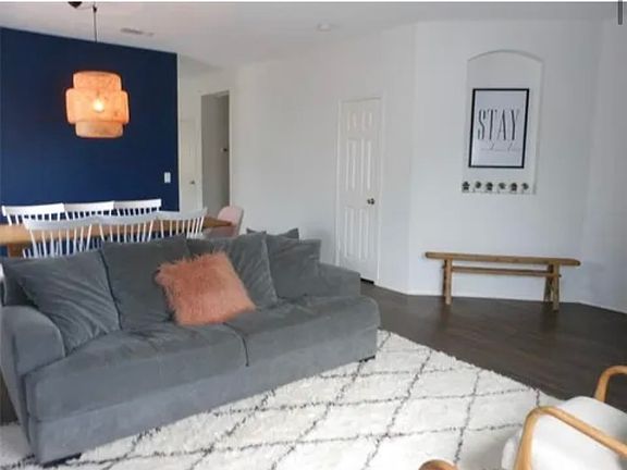 2nd image of 1211 Periwinkle Dr