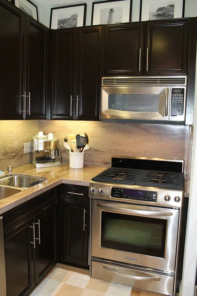 2 bed, 985 sqft, $3,550 — Photo 2