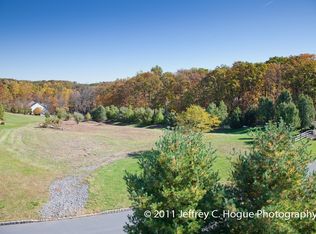 22 Stone Hill Dr, Mohnton, PA 19540