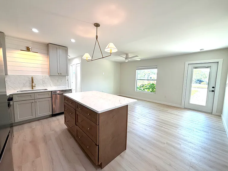 2624 2nd St SW — Photo 5