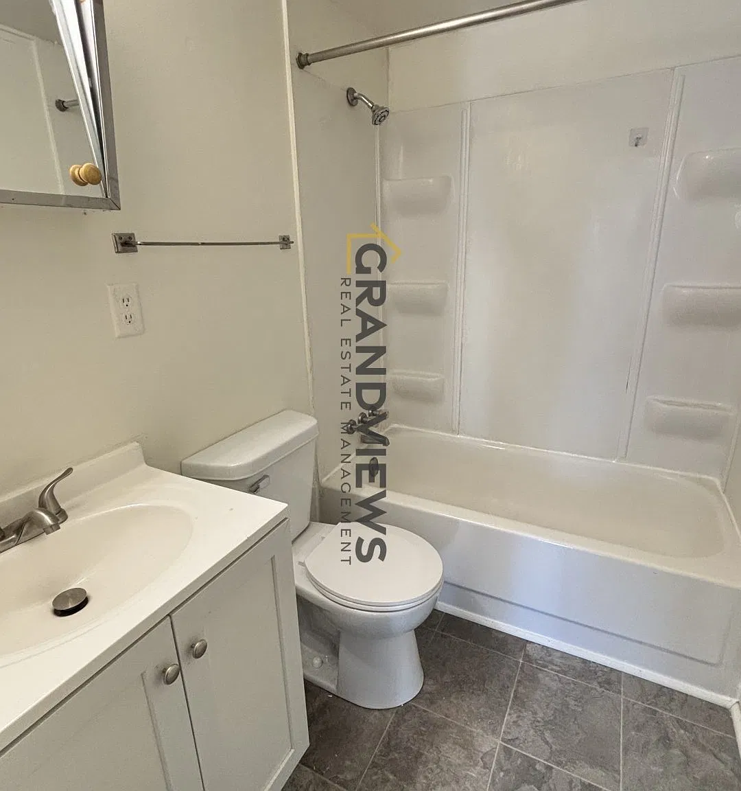 1 bed, 700 sqft, $800 — Photo 2