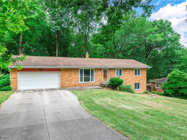 1082 Ledgeview Rd, Macedonia, OH 44056