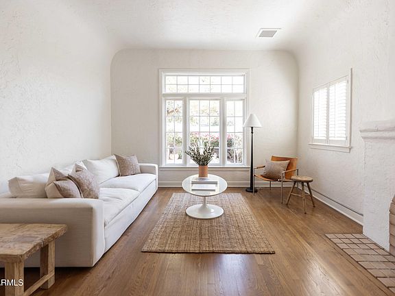 5th image of 302 W CYPRESS Street