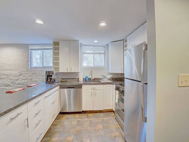 317 Willow St — Photo 6
