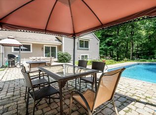 80 Pine Hollow Drive, Middlebury, CT 06762