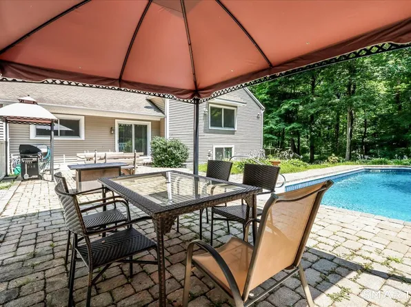 80 Pine Hollow Drive, Middlebury, CT 06762