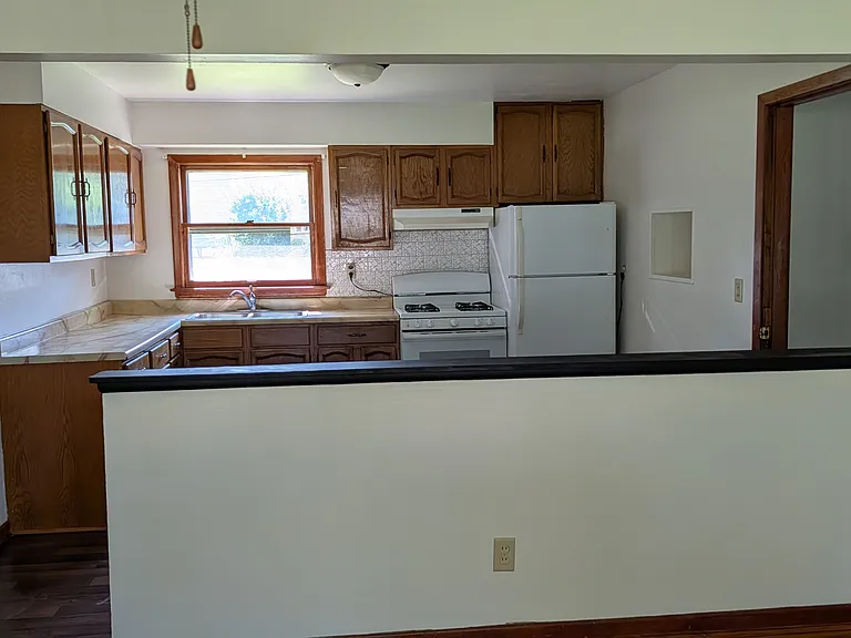 313 N Kent Rd — Photo 2