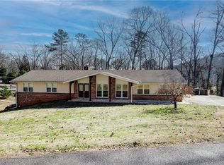 17 Seminole Trl SW, Cartersville, GA 30120