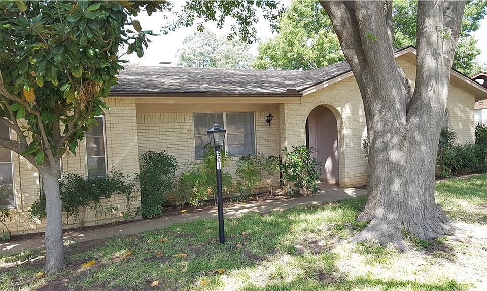 1st image of 501 Crestwood Dr