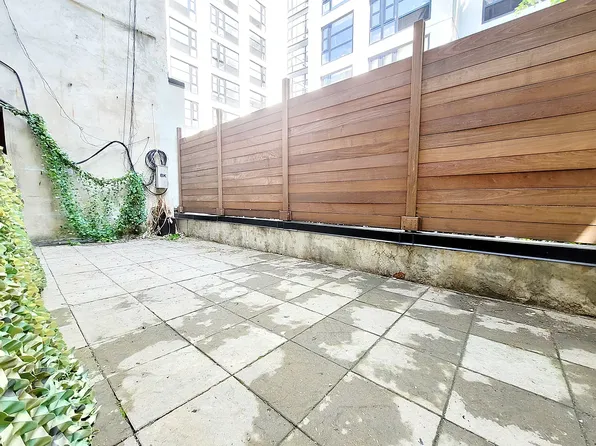 186 Norfolk Street image 1 of 5