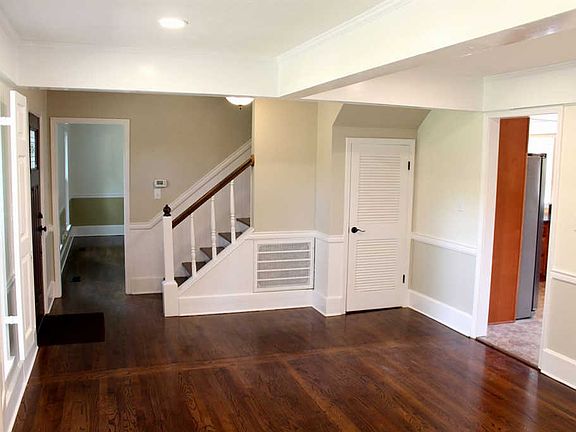 4th image of 280 Charlotte Ann Dr