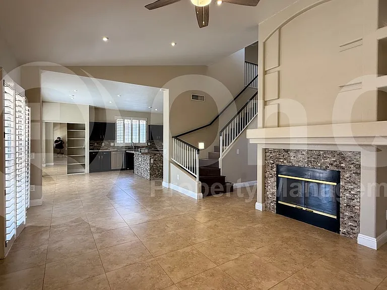 3211 E Behrend Dr — Photo 10