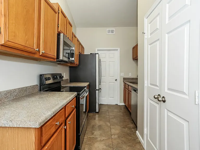 12755 Serenade Cir N — Photo 10
