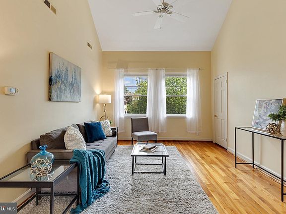 4th image of 3522 S Wakefield St APT B2
