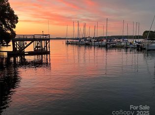 106 Teakwood Ln, Mooresville, NC 28117