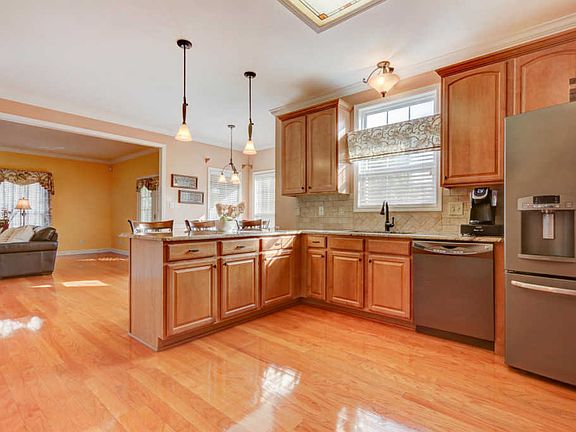 5th image of 12826 Heathland Dr