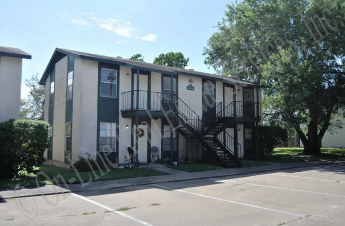 1824 Wilde Oak Cir — Photo 1
