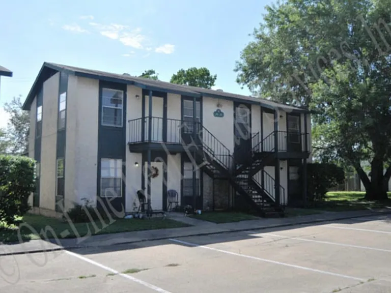 1824 Wilde Oak Cir #23 — Photo 1