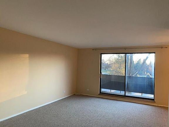 4th image of 898 Wellington Ave Unit 217