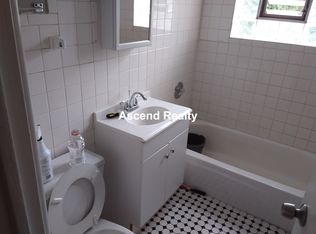 7818 S South Shore Dr APT 1B, Chicago, IL 60649