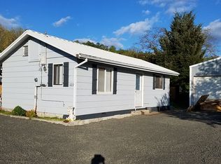 122 N Shasta Ave, Eagle Point, OR 97524
