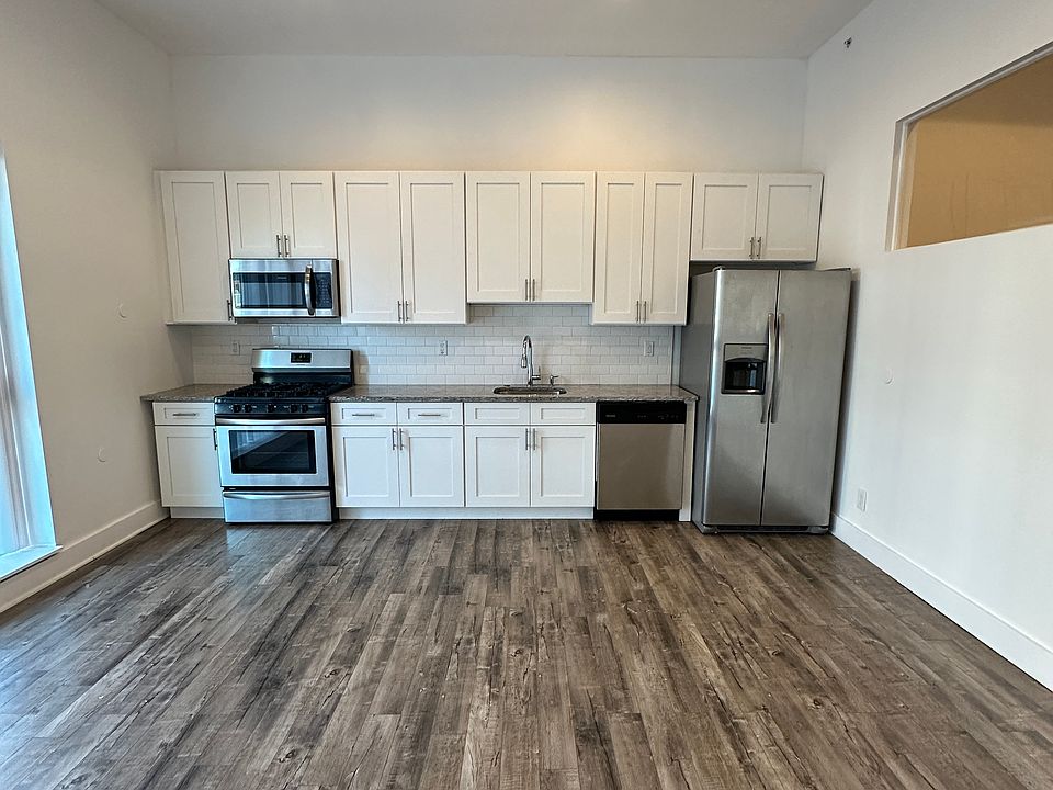 Kitchen / Living Room