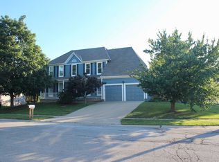 305 Sandra Ln, Belton, MO 64012