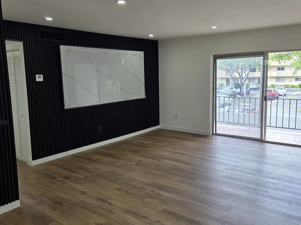 10397 N Kendall Dr APT W7, Miami, FL 33176