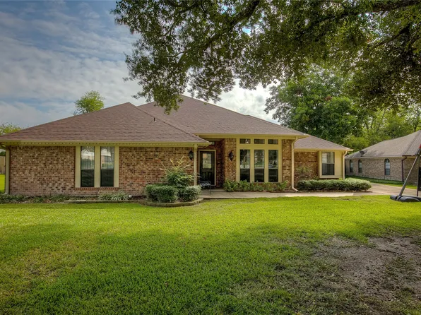241 W Oaks Cir, Sulphur Springs, TX 75482