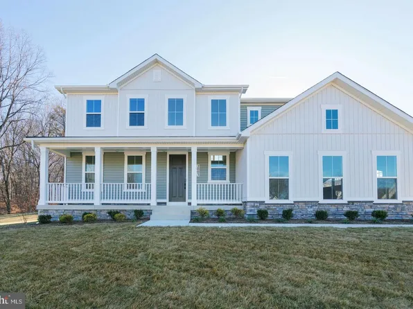 2003 Aram Dr, Accokeek, MD 20607