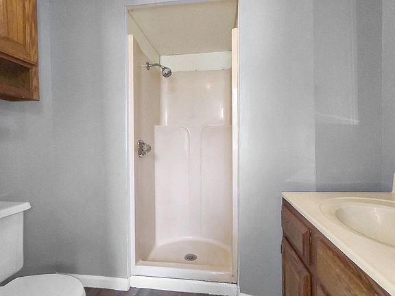 2nd image of 612 N Roosevelt Ave APT 1