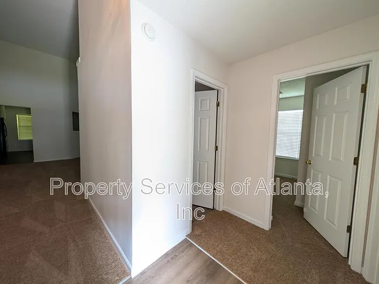 2047 Mulberry Ln — Photo 4