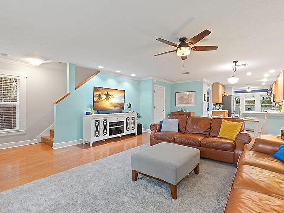 5th image of 205 W Genesee St