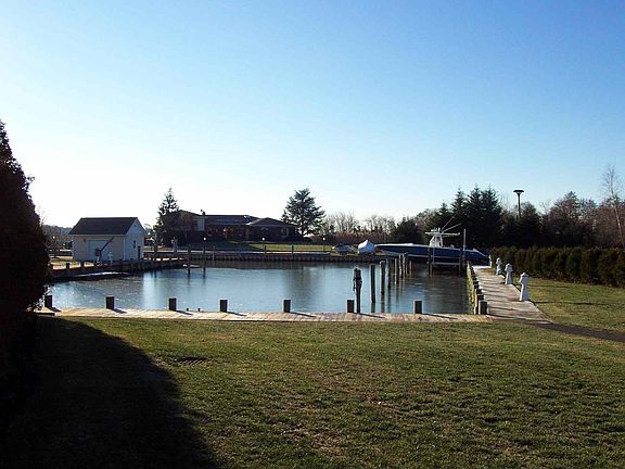 Deeded Docking For Large Boat