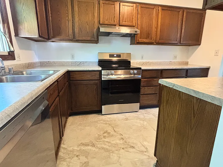 1044 W 10th Ave #A — Photo 7