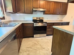 1044 W 10th Ave #A, Oshkosh, WI 54902
