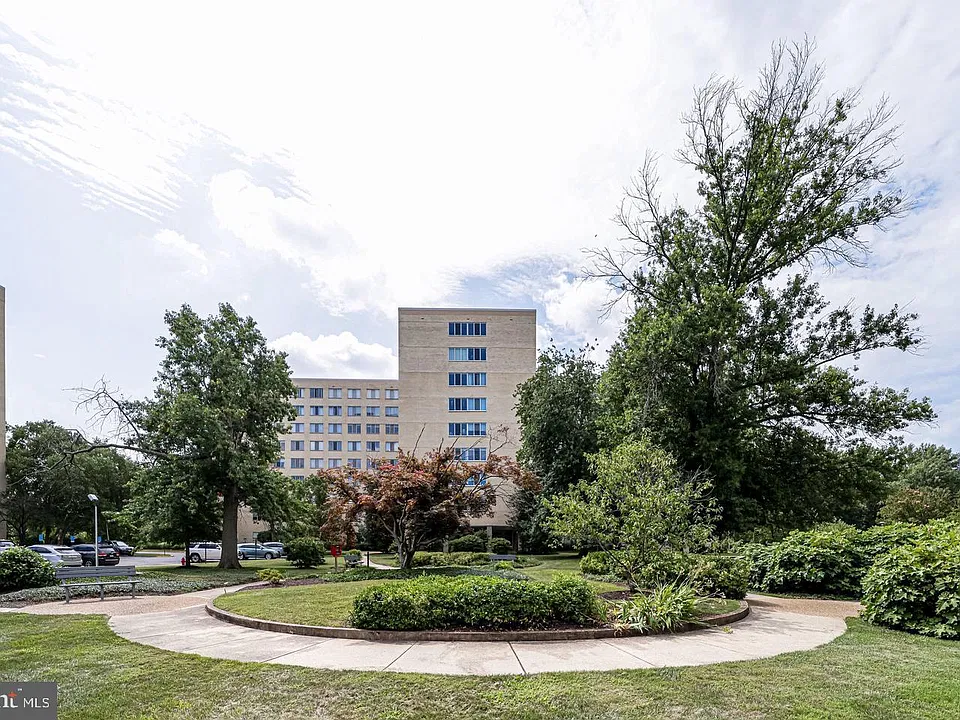 6631 Wakefield Dr #211