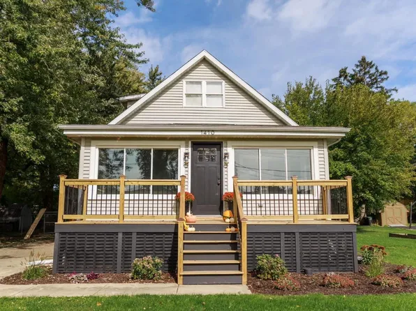 1410 E Hickey St, Hobart, IN 46342