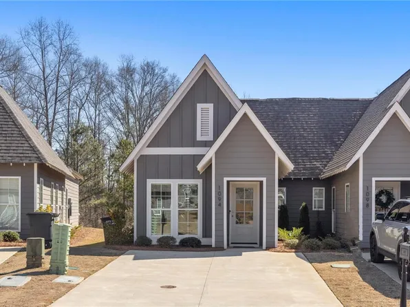 1094 Burrow Cir, Opelika, AL 36801