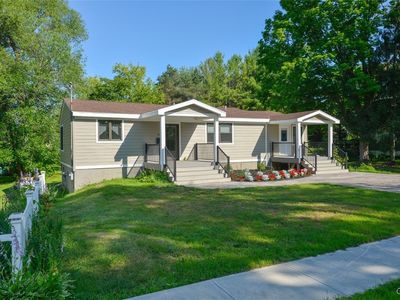 61 High St, Alexandria Bay, NY, 13607