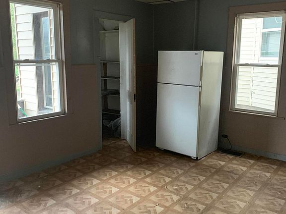 4th image of 1301 N 1303 Washington Ave