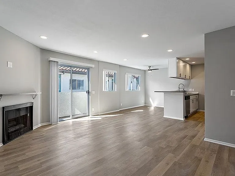 1216 S Corning St — Photo 3