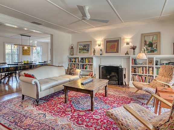 3rd image of 220 Skippers Ln