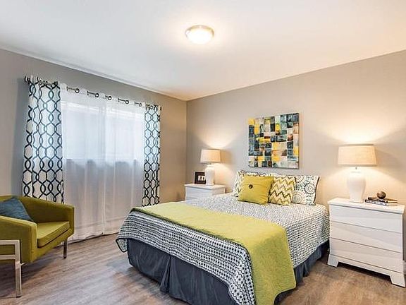 4th image of 3680 Greenlee Dr APT 4