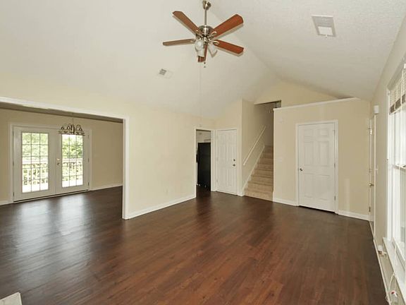 3rd image of 307 Shoal Cir