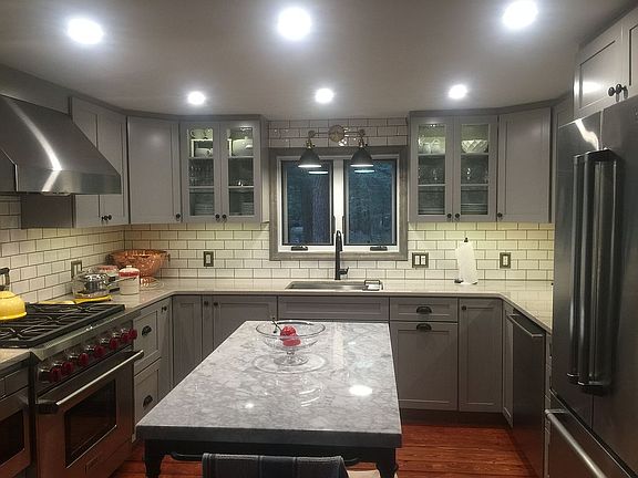 5th image of 243 Lake Shore Dr